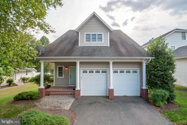 Building Photo - 3600 S River Terrace