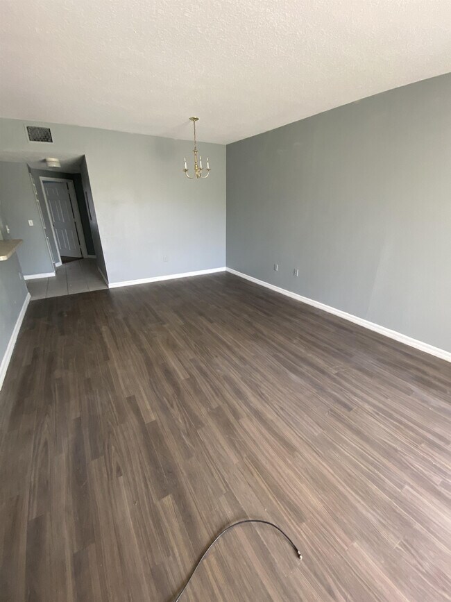 Building Photo - 9507 Newdale Way