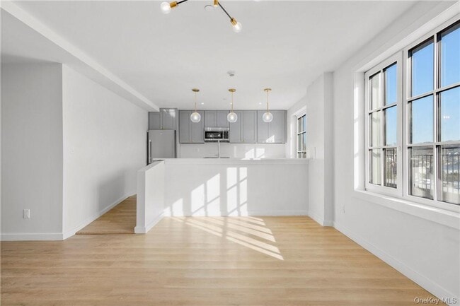 Foto del edificio - 139 Fifth Ave