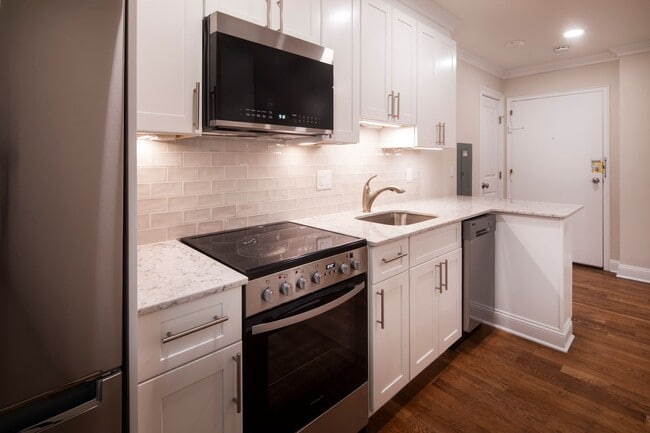 Interior Photo - The Parkview at Polifly