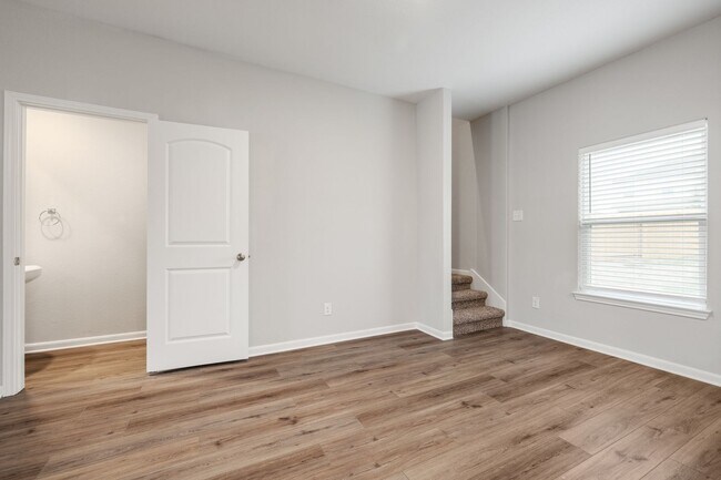 Foto del edificio - Contemporary Charm in Hightop Ridge | Spac...