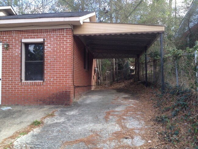 Foto del edificio - **AVAILABLE NOW**3 Bedroom / 2 Bathroom Ho...