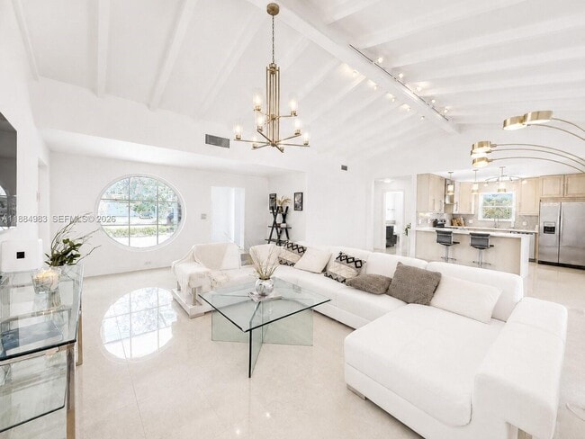 Foto del edificio - 2830 NE 56th Ct