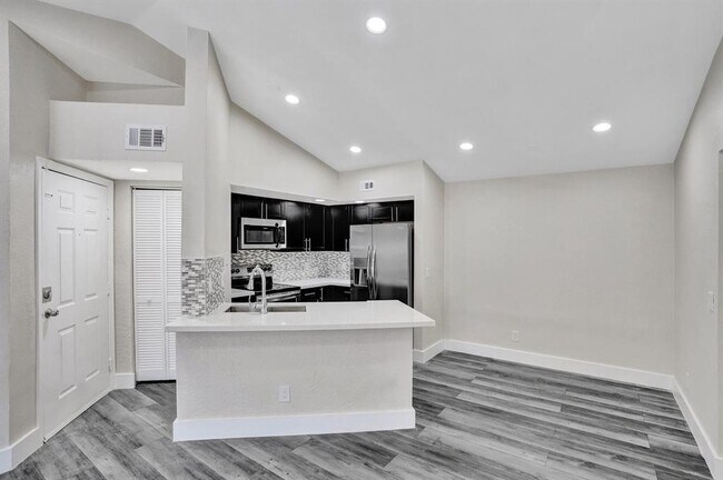 Foto del edificio - 595 Vista Isles Dr