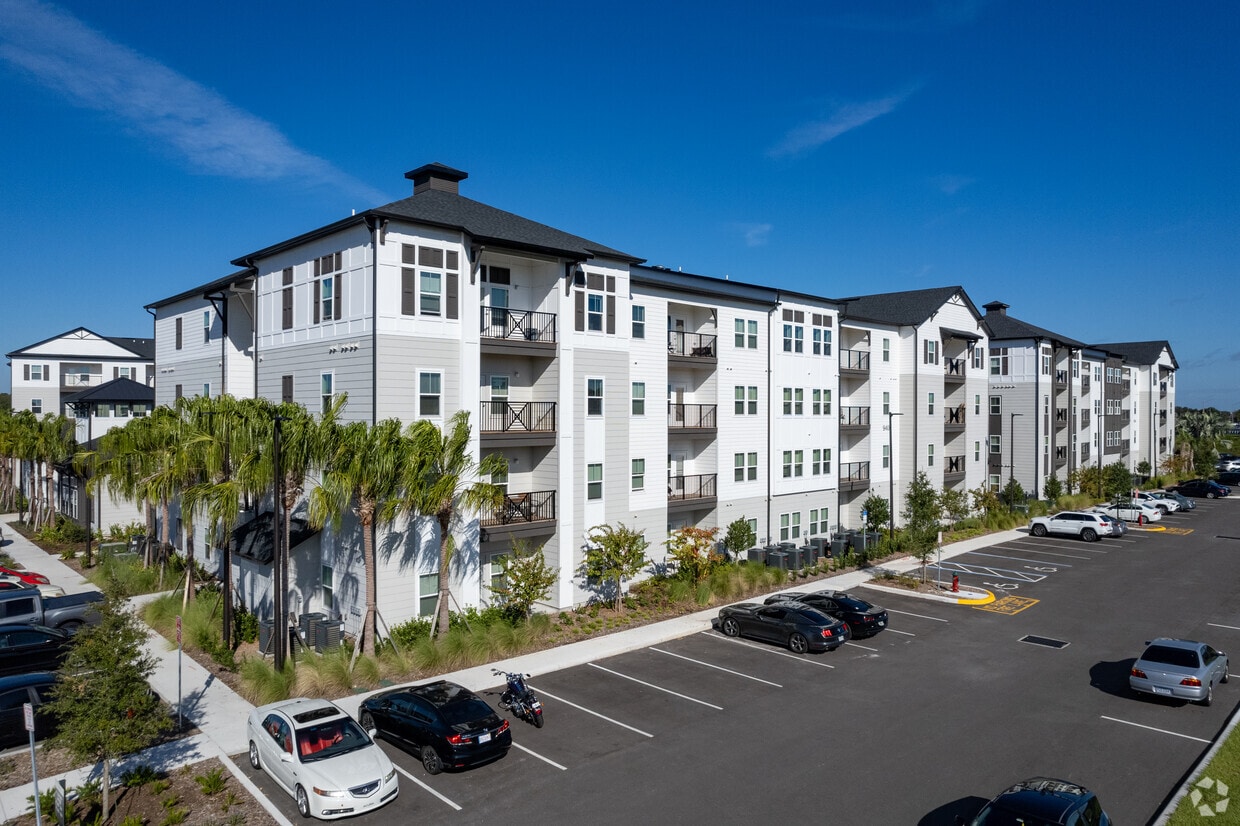 The Avery Apartments 8669 Valencia College Ln Orlando, FL