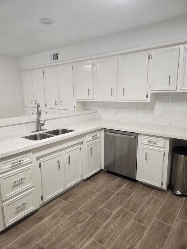 Building Photo - 7622 Teal Run Dr