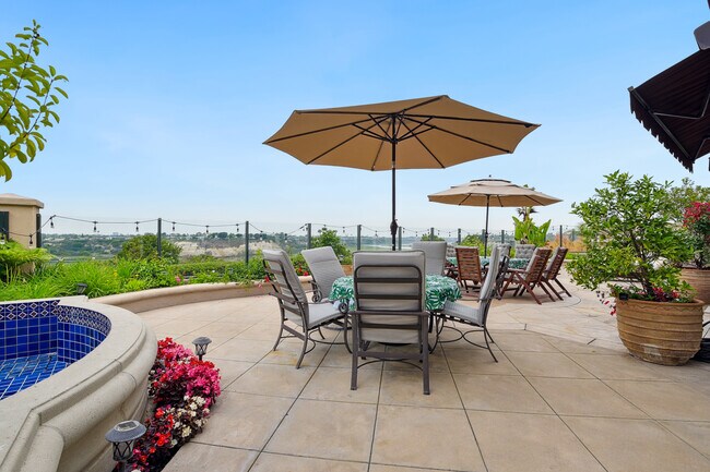 Foto del edificio - 1417 High Bluff Dr