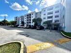 Foto principal - 8145 NW 7th St