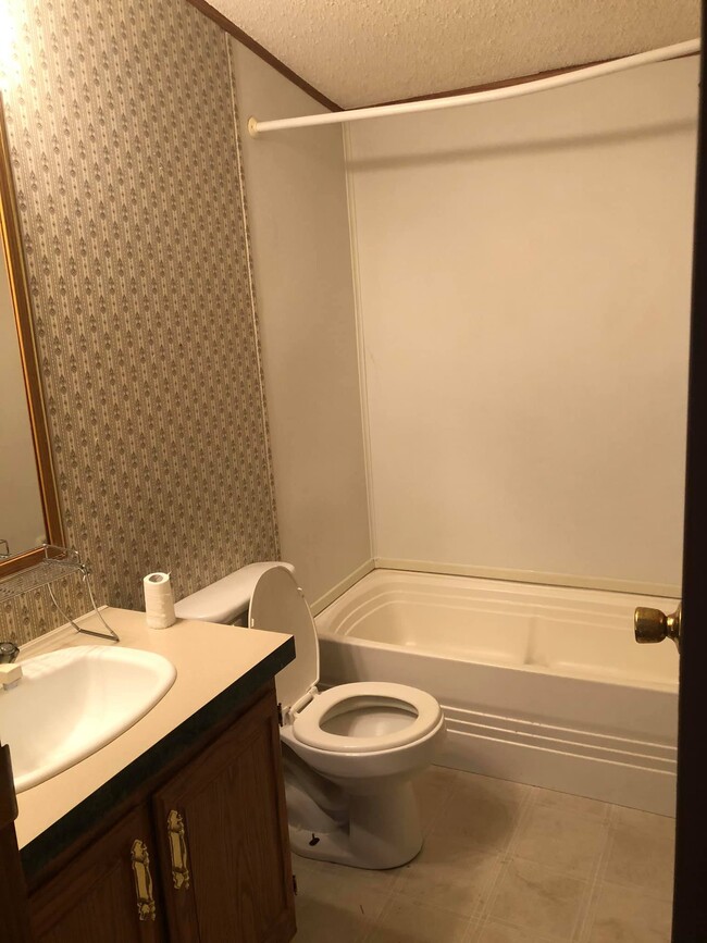 Building Photo - 3506 S Camellia