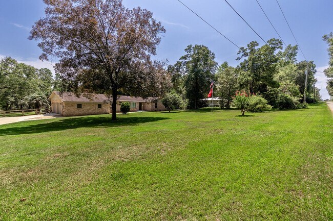 Foto del edificio - 10736 Pecan Dr
