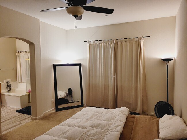 Foto del edificio - 1130 Smoky Hollow Dr