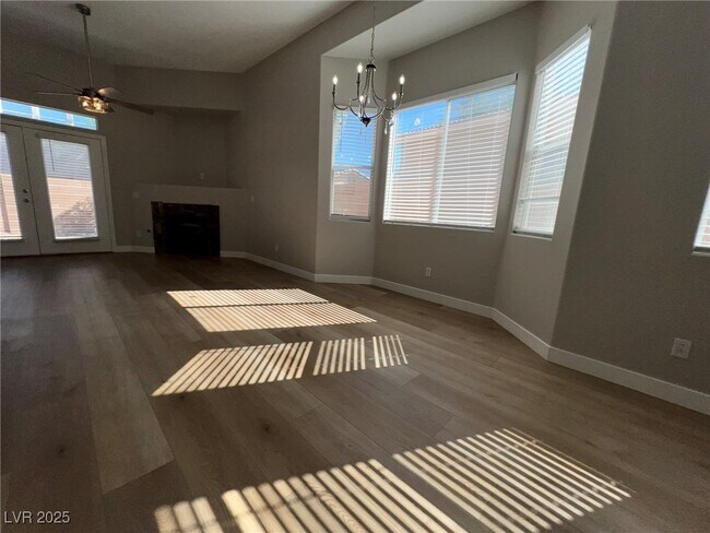 Foto del edificio - 10780 Valencia Hills St