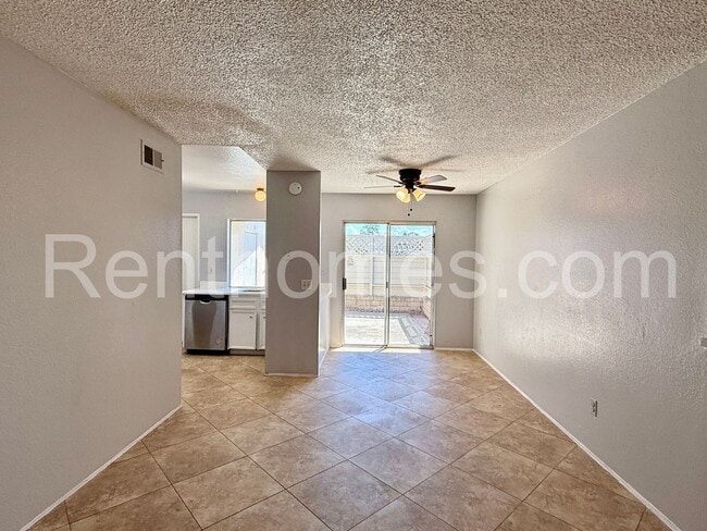 Foto del edificio - 10152 Embassy Way
