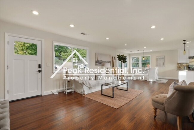 Building Photo - Updated 3bd/2ba Arden Area Home with Detac...
