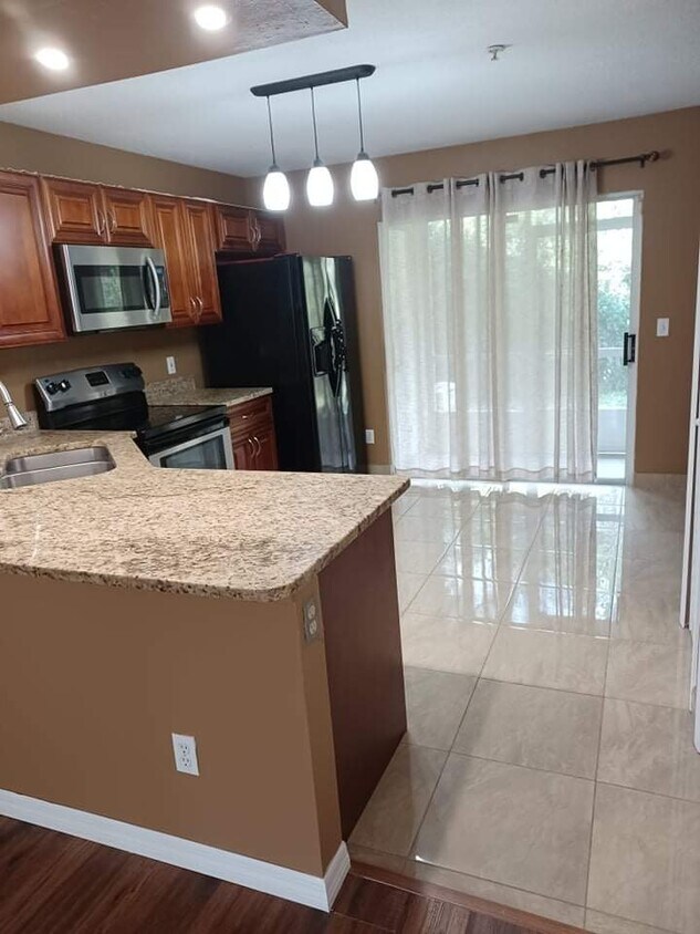 Foto principal - 129 Reserve Cir