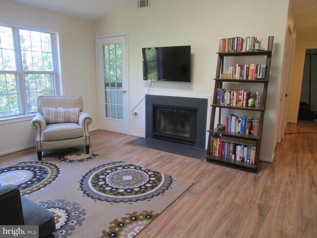 Building Photo - 7703 Lexton Pl