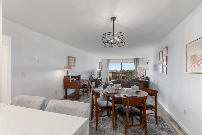 Building Photo - 2475 Jefferson St