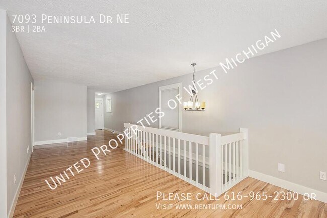 Foto del edificio - 7093 Peninsula Dr NE