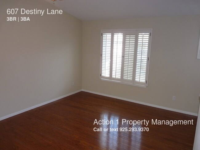 Building Photo - 607 Destiny Ln