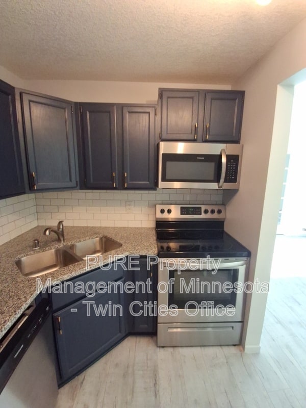 Foto del edificio - 2120 Ridge Dr