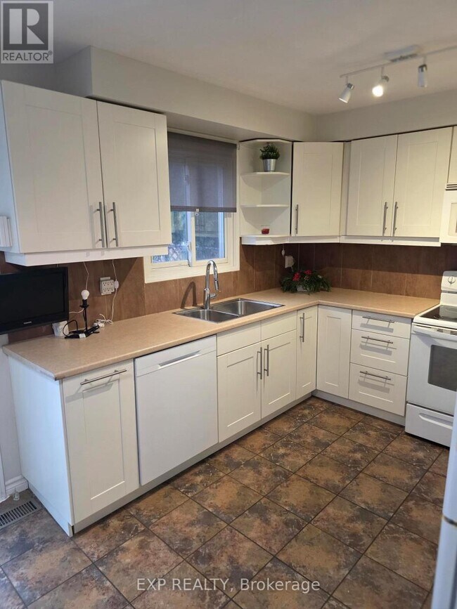 Photo du bâtiment - 1296 Valerie Crescent