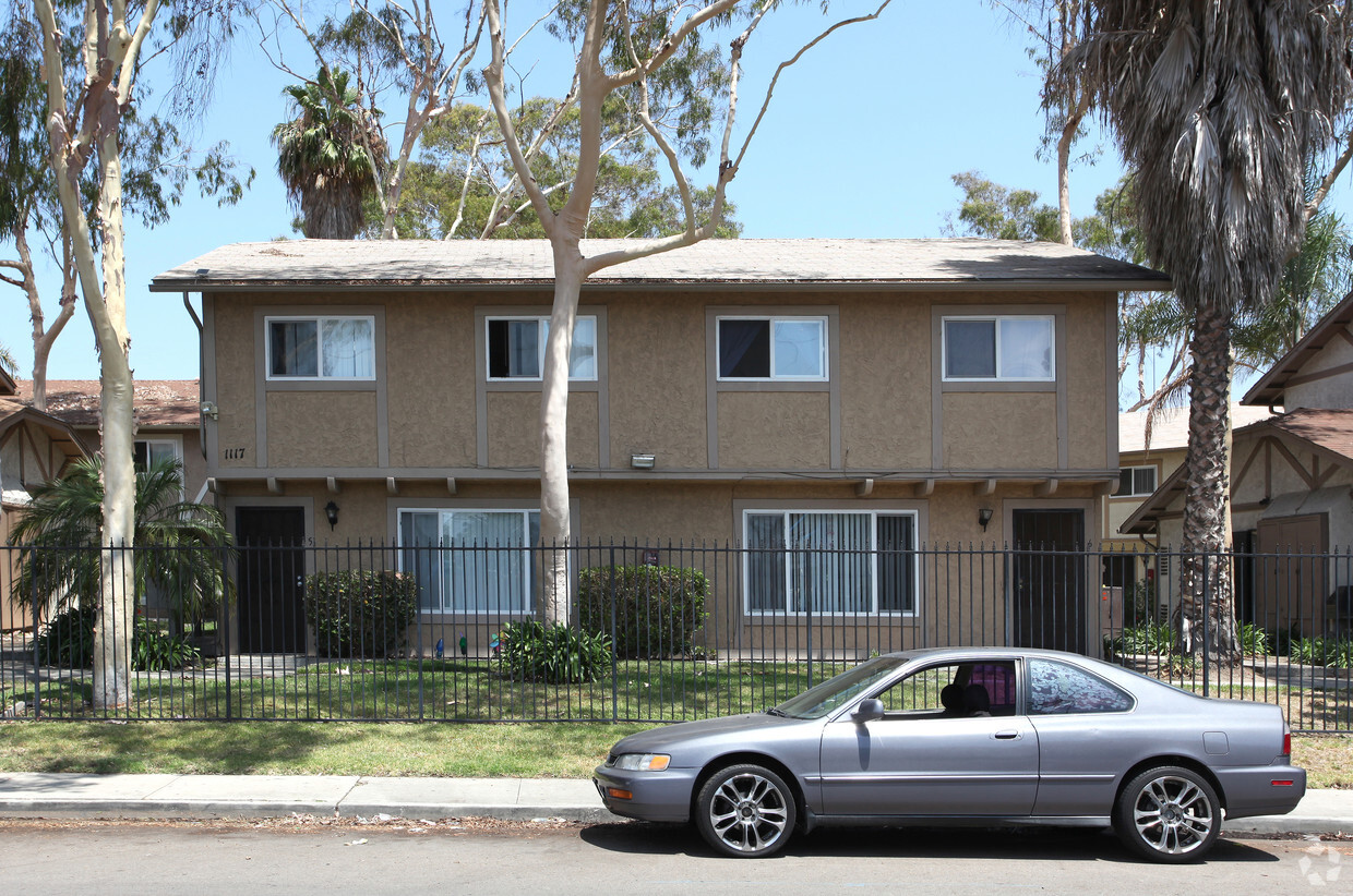 Primary Photo - Southcrest Apartments