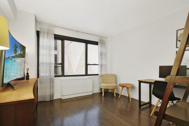 Foto del edificio - 210 E 47th St