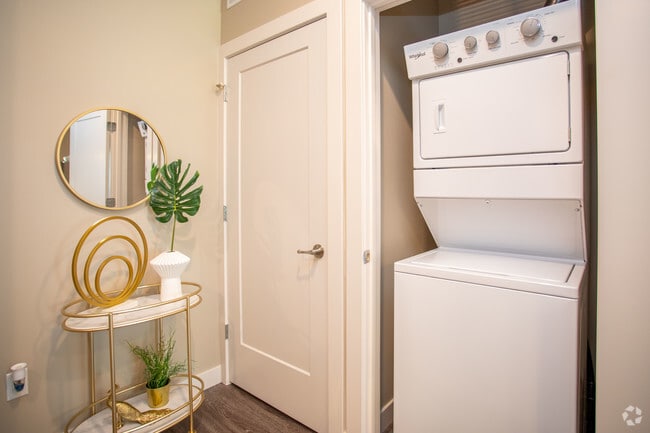 1BR, 1BA - 696 SF Model - Chroma Apartments