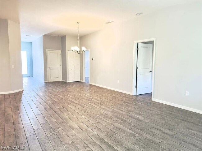 Building Photo - 3115 NW 17th Ave
