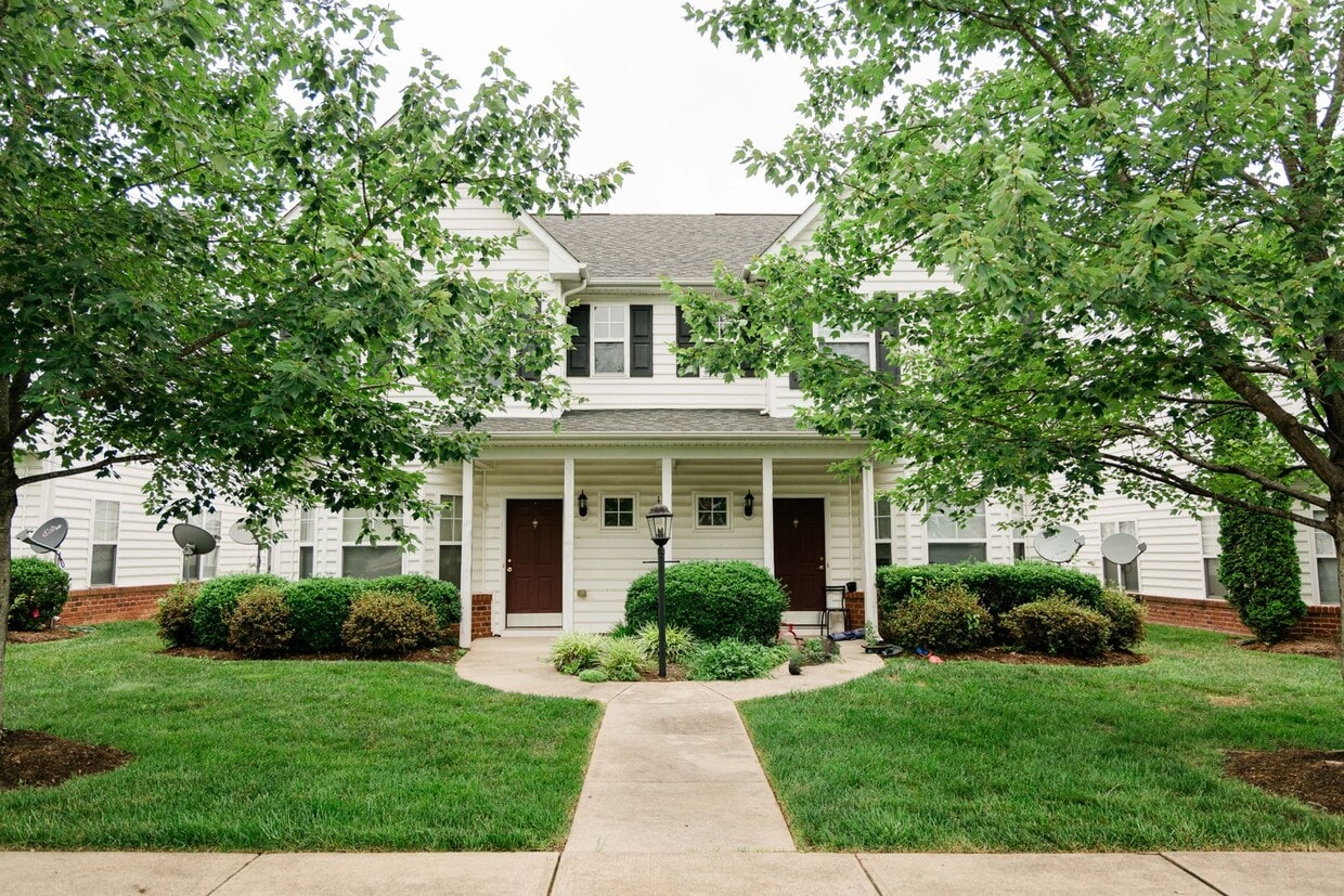 Comfort, Convenience, and Community Living... - Comfort, Convenience, and Community Living...