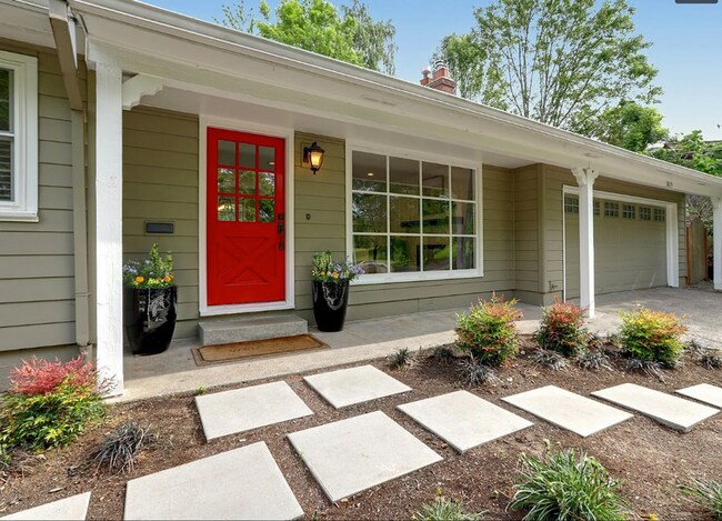 Building Photo - Tastefully updated one level home in the V...