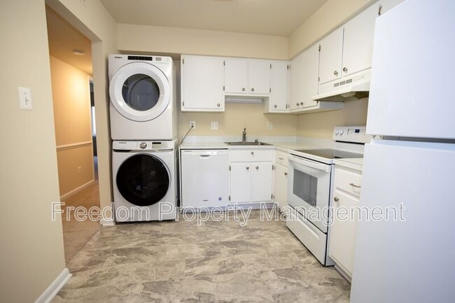 Building Photo - 10629 Provincial Dr