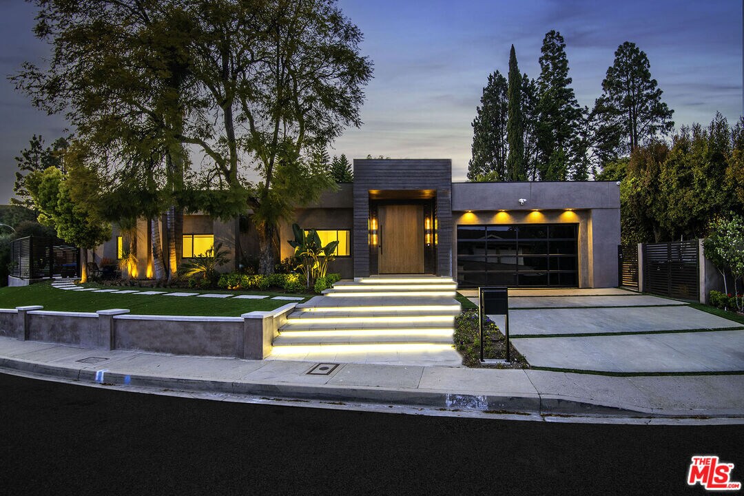 Foto principal - 16601 Park Ln Cir