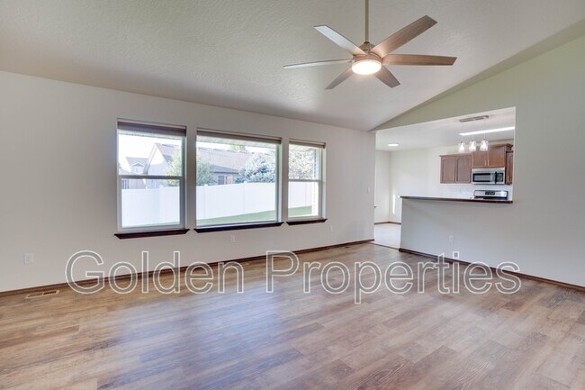 Foto del edificio - 2545 W Blueberry Cir