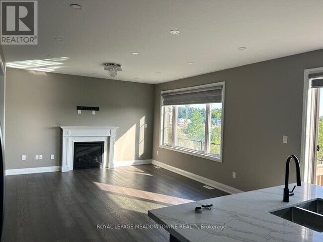 Photo du bâtiment - 127 Yates Dr