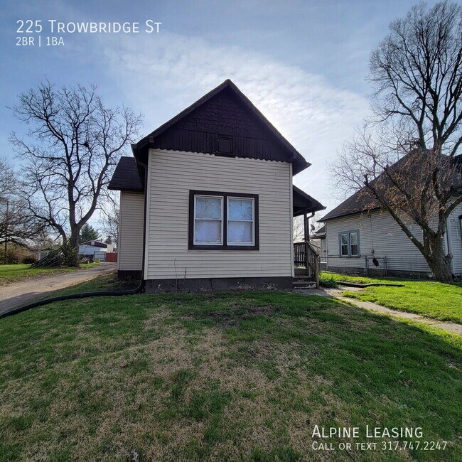 Photo - 225 Trowbridge St House