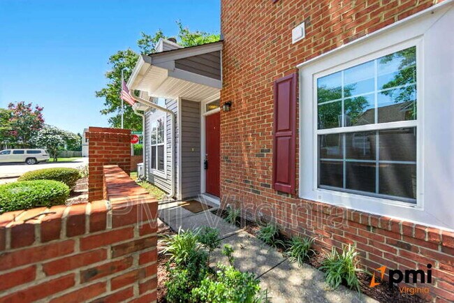 Building Photo - 1701 Willow Creek Ct