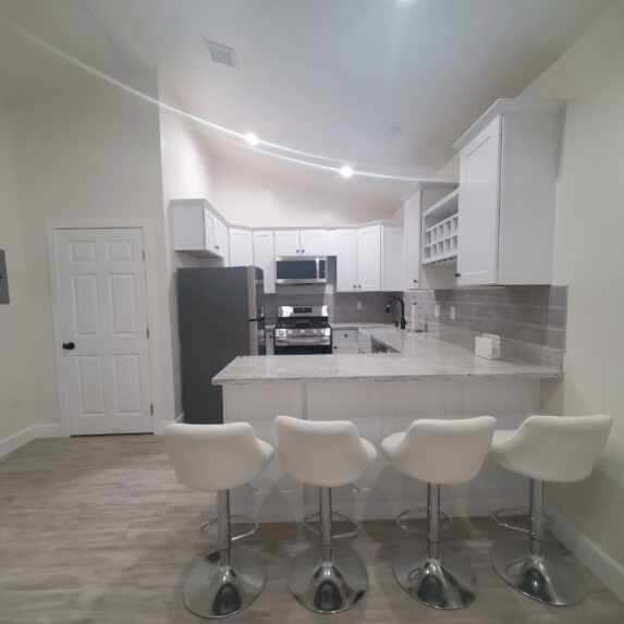Entrance to kitchen - 3721 Globe Ave