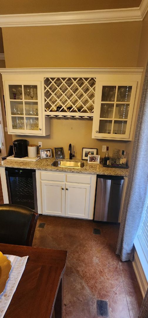 Foto del edificio - 10448 Springvalley Ave