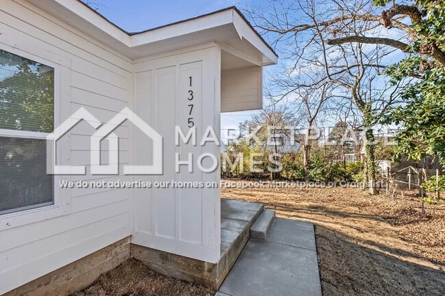 Photo - 1375 Cooper St House