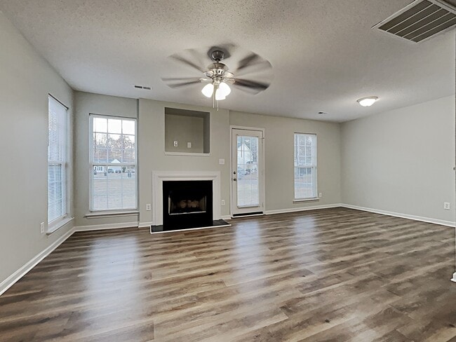 Building Photo - 9017 Shenington Pl