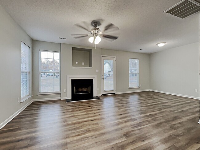 Foto del edificio - 9017 Shenington Pl