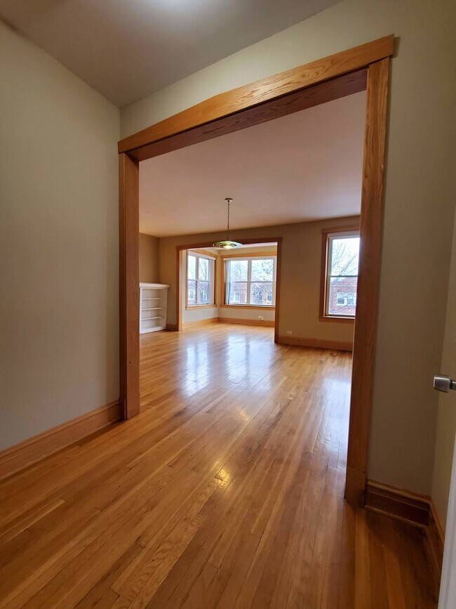 Foto del edificio - 5012 N Troy St