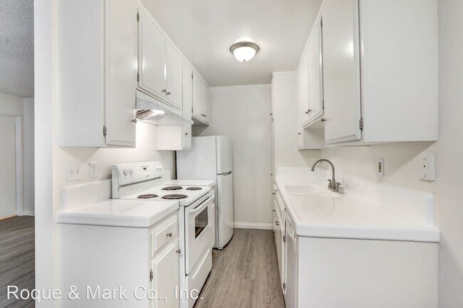Building Photo - 2 br, 2 bath Apartment - 824 Maple Street ...