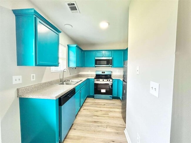 Building Photo - 736 Wheel House Ln