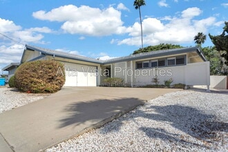 Building Photo - 5633 Scripps St