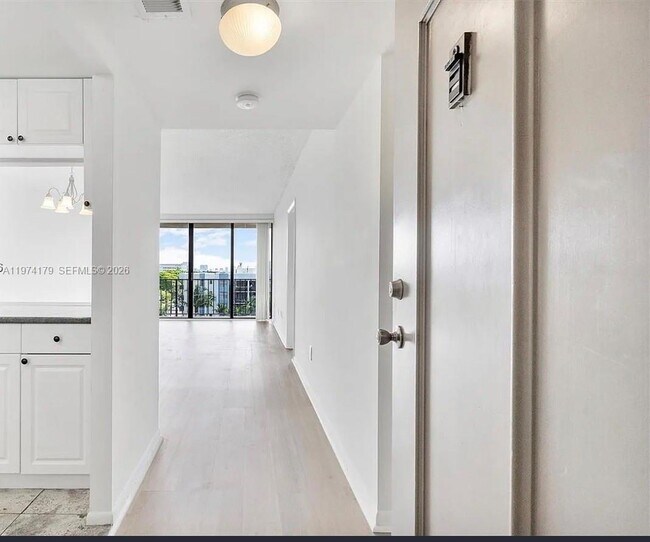 Foto del edificio - 1470 NE 123rd St