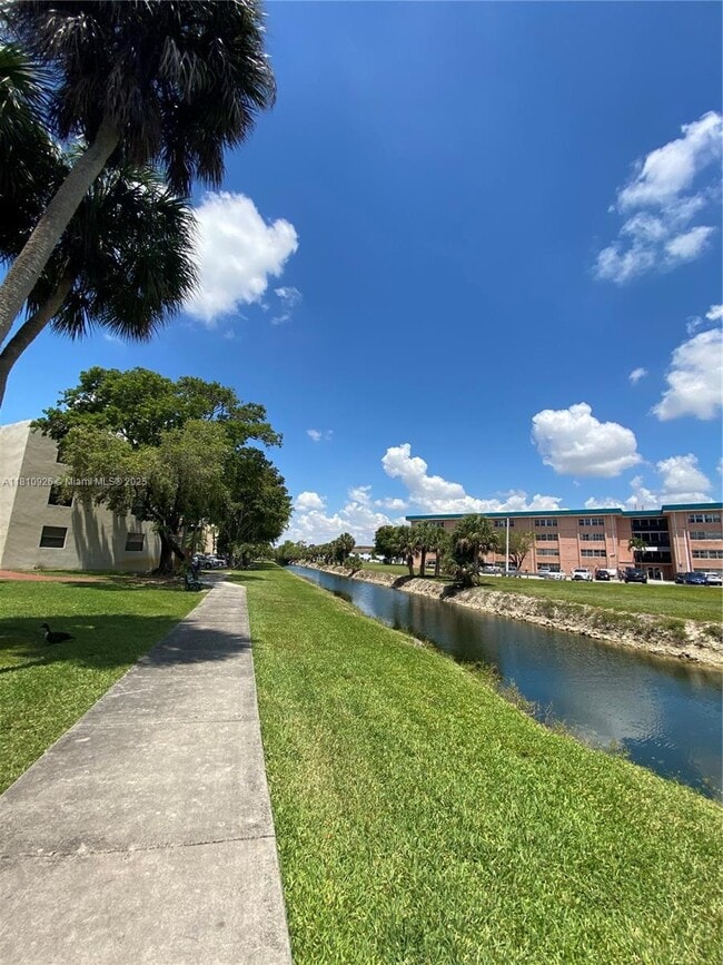 Foto del edificio - 10865 SW 112th Ave