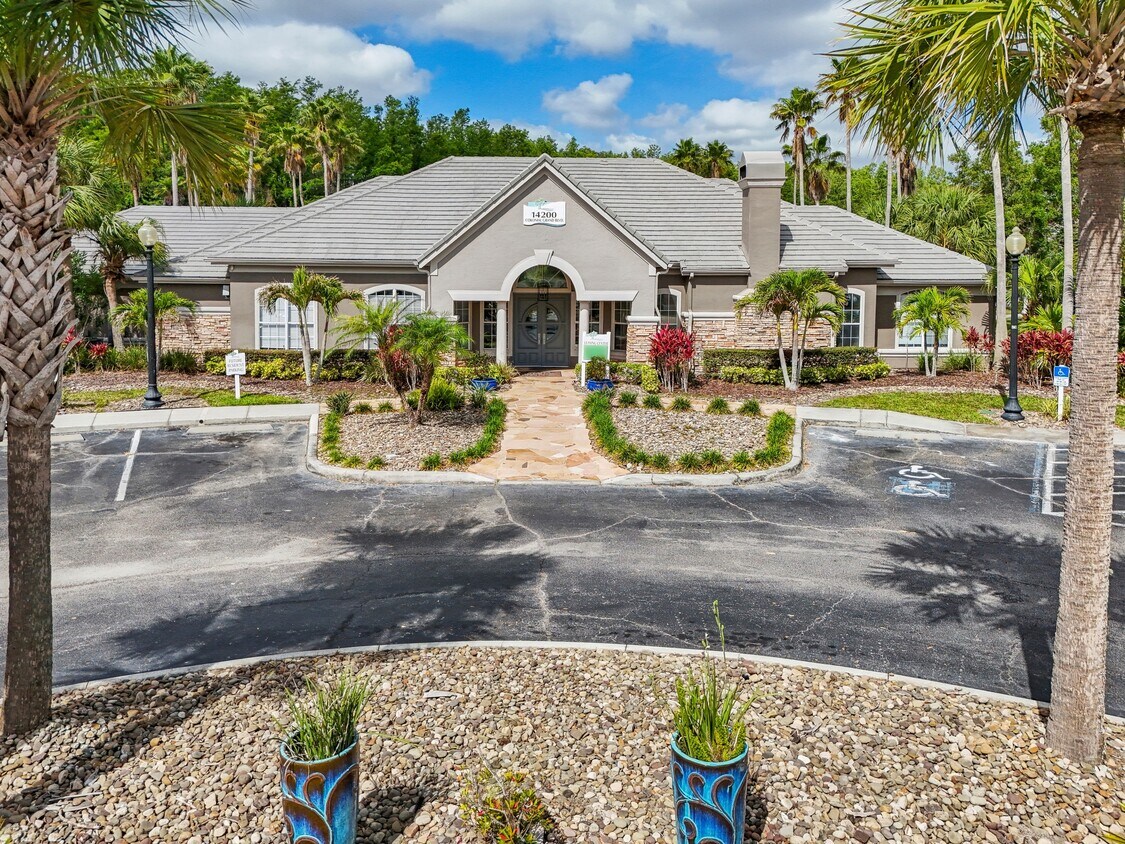 Foto principal - The Parkway at Hunters Creek