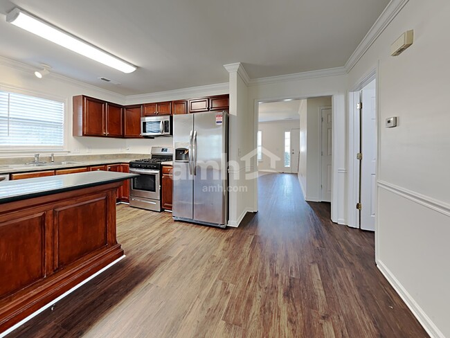 Building Photo - 521 Brummell Ln